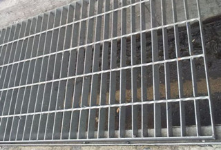 過車的地溝蓋板選擇什么樣的? 過車的地溝蓋板選擇什么樣的?